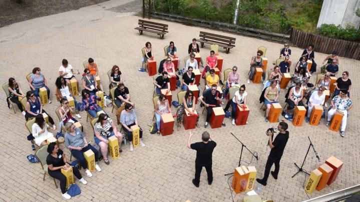 Jean B. Photographe immortalise vos événements professionnels avec créativité et professionnalisme.